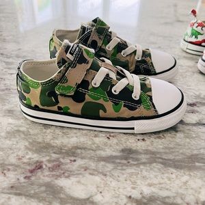 Toddler Converse size 10